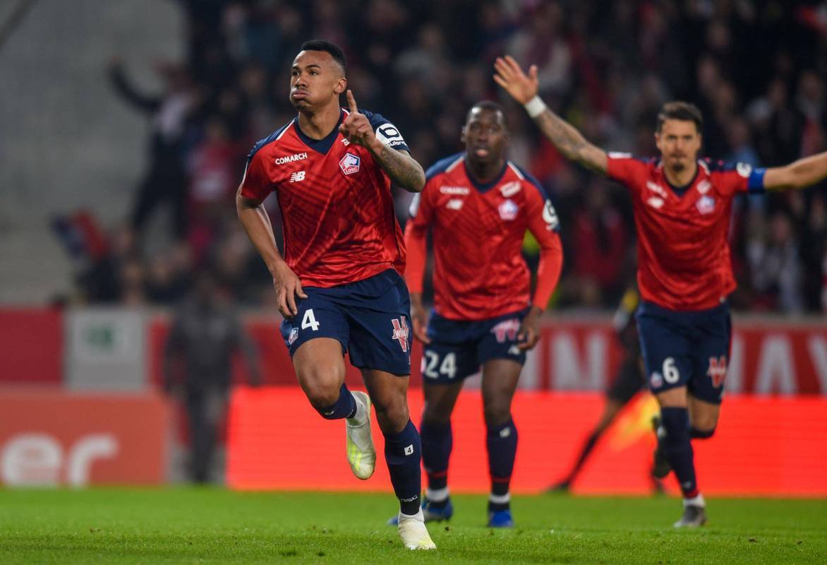 风云突变！里昂冲刺阶段止住颓势，法甲版图或变，媒体盛赞，临场指挥获称赞的简单介绍