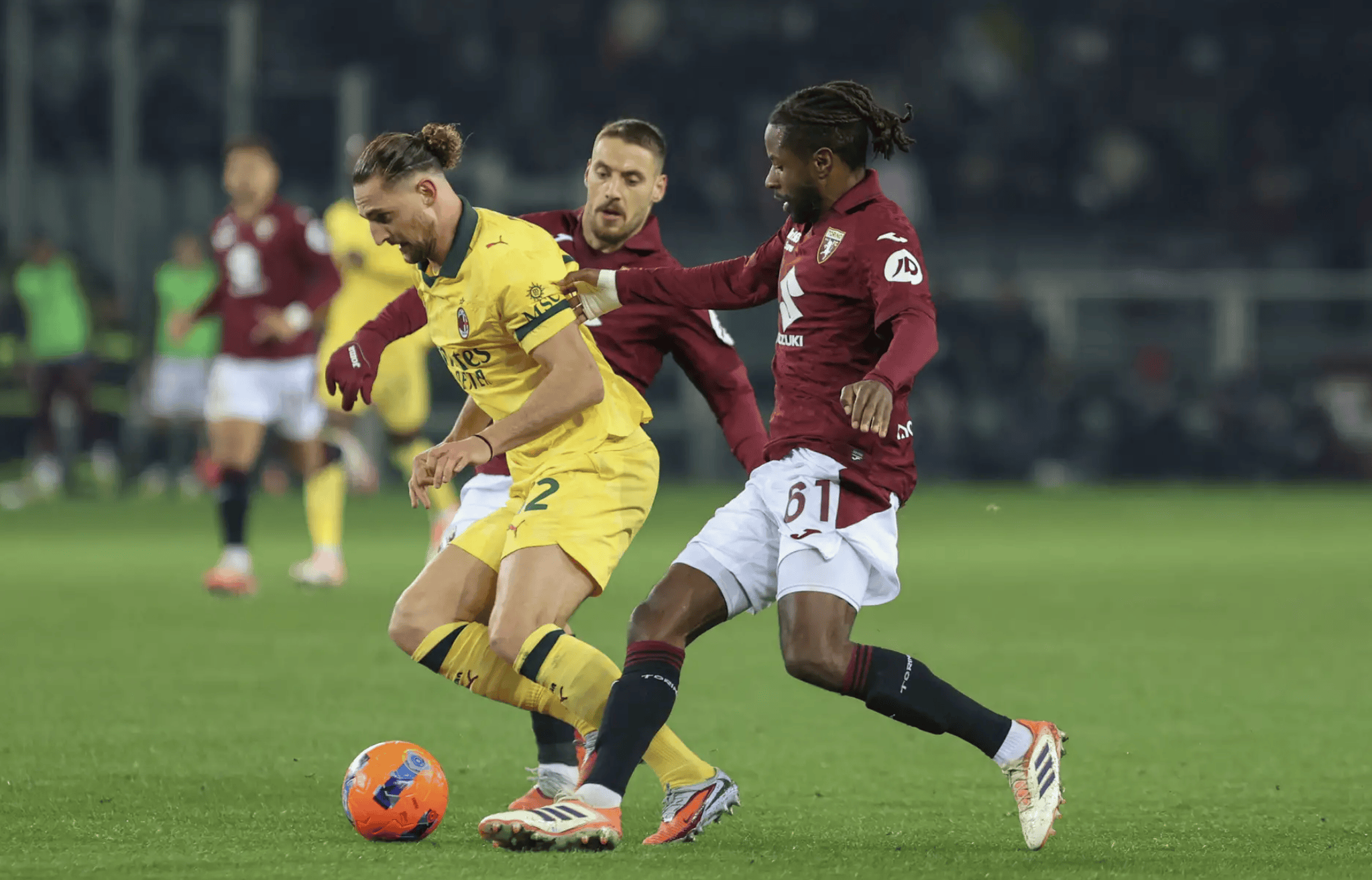 包含AC米兰冲刺阶段门线救险加时末段比利亚雷亚尔调整名单以备德甲之后，赛前里尔备战意甲的词条